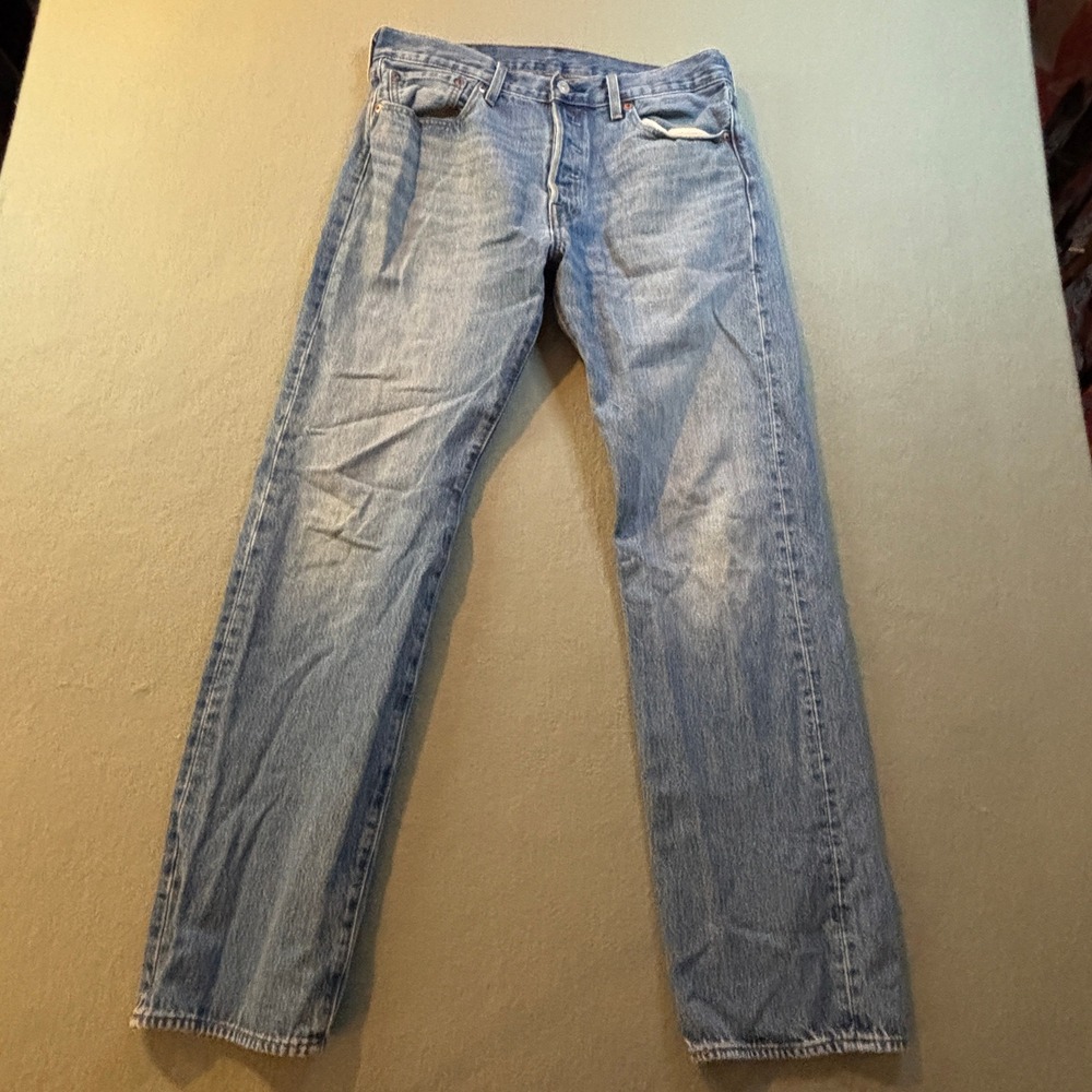 Levi's 501 Straight Leg Jeans Mens 33x32 Blue Denim Button Fly Workwear Y2K
